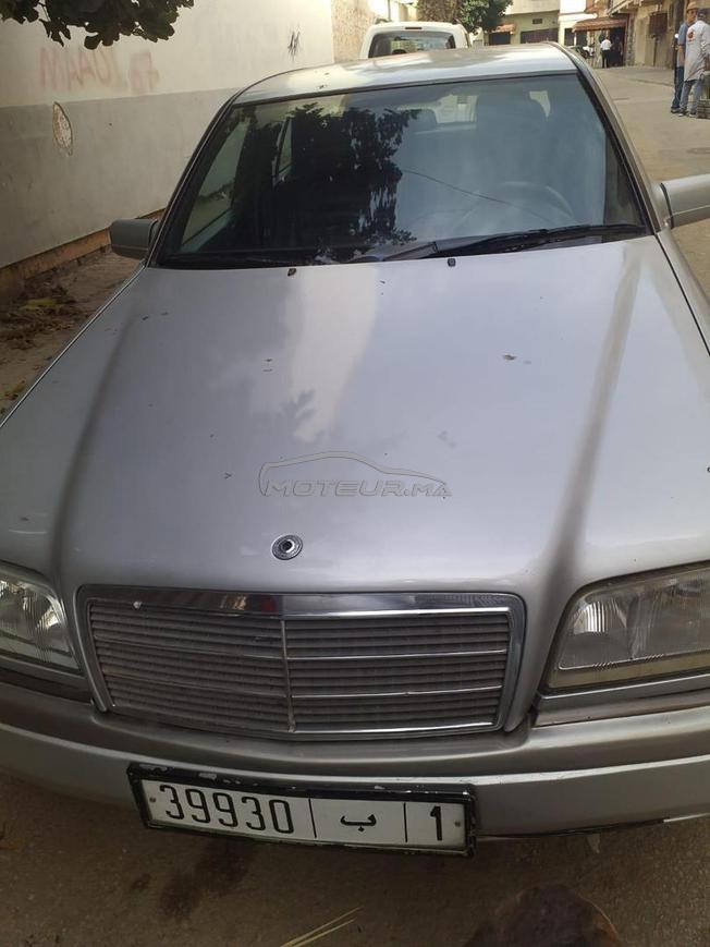 Mercedes-Benz 220