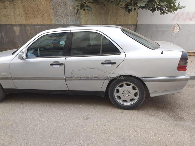 Mercedes-Benz 220