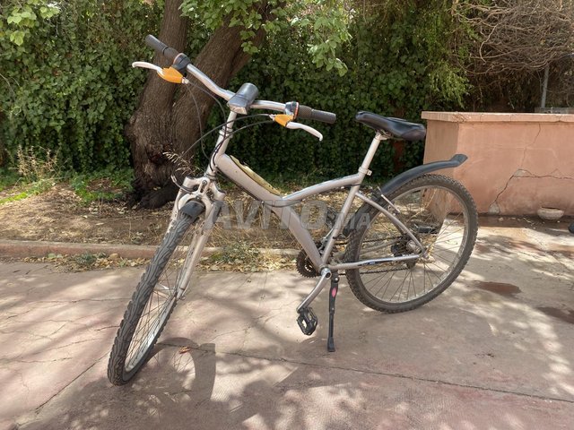 velo decathlon btwin 5 bon etat Velos a Marrakech Avito.ma