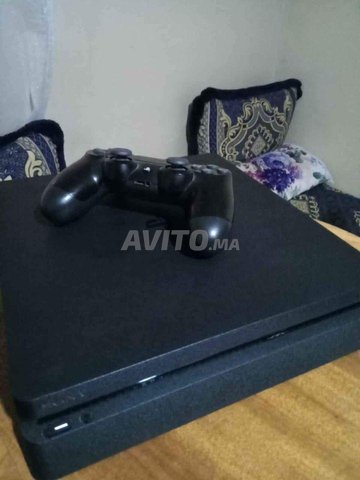 PS4 slim 1000GB 21 jeux