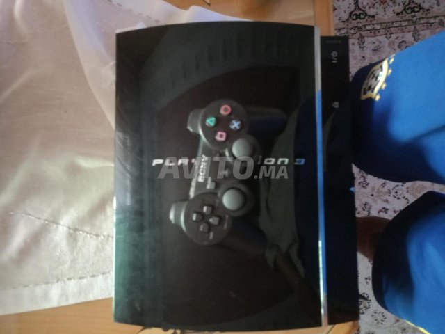 ps3 fat 1 manette 8 jeux 111 gb