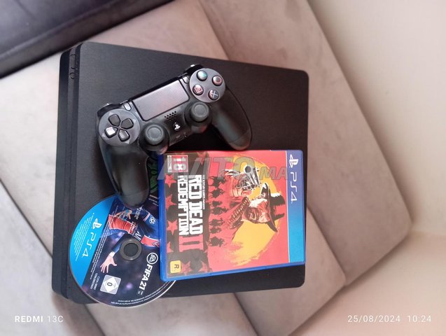 PS4 avec Fifa 21 et red dead redemption 2 