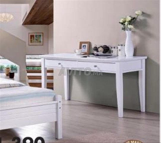 Bureau en bois blanc Kitéa