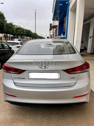 Hyundai Elantra occasion Diesel Modèle 2019