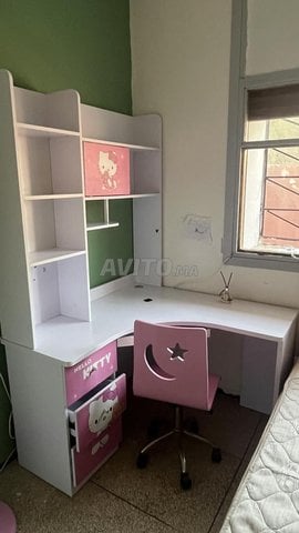 Meubles Hello Kitty pour enfants et matelas à vendre 