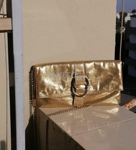 ✨Élégance en Or I Sac Doré avec Chaîne Métallique✨