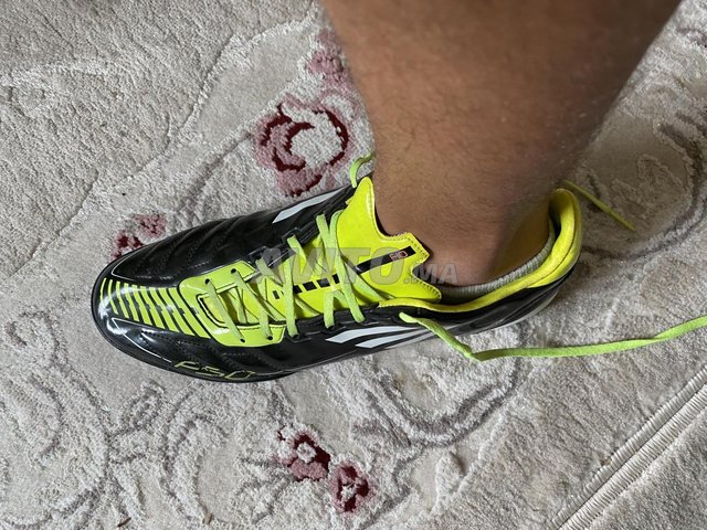 Adidas F50 F10 (gazon synthétique) (45 1/3)