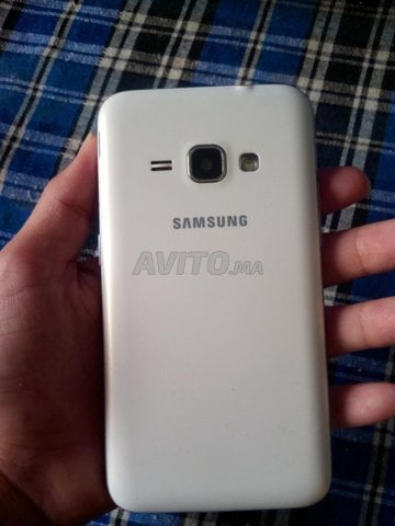 Samsung galaxy J1 (2016)