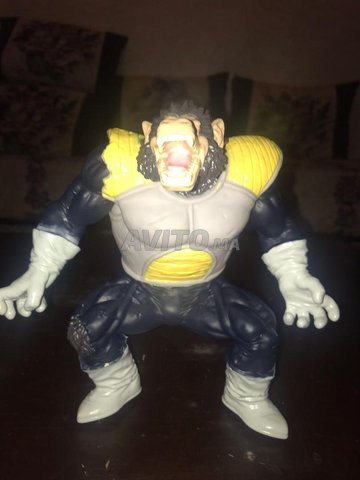 vegeta figurine dragonball z gorilla oozaru