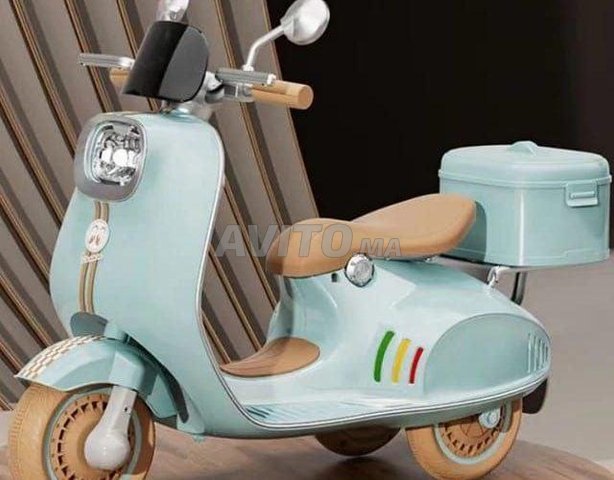 Moto electrique vespa enfant 12V