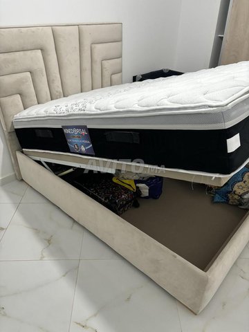 Vend lit coffre neuf et matelas Neuf