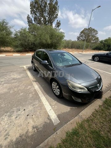 Opel Astra occasion Diesel Modèle 2011