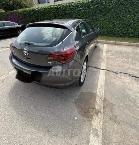 Opel Astra occasion Diesel Modèle 2011