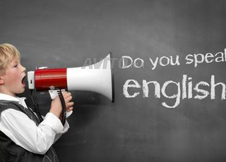 مربية ناطقة بالإنجليزية