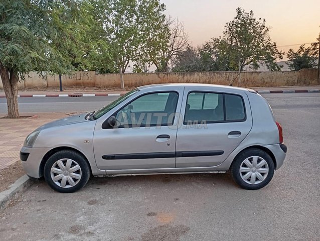 Renault Clio occasion Essence Modèle 2006