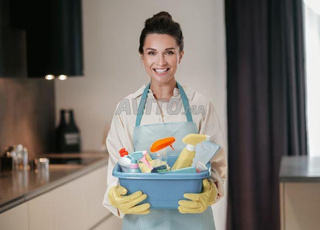 Agence Femme de ménage cuisinière nounou 