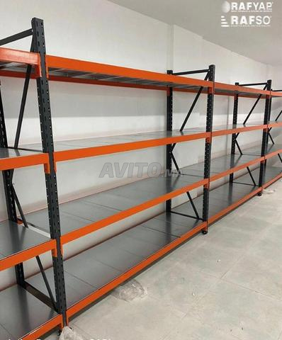 Rayonnage mi-lourd de reserve à moyenne charge