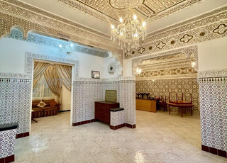 Villa à vendre / R+6 / Centre ville Oujda 