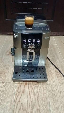 Machine à café delonghi Magnifica S smart 