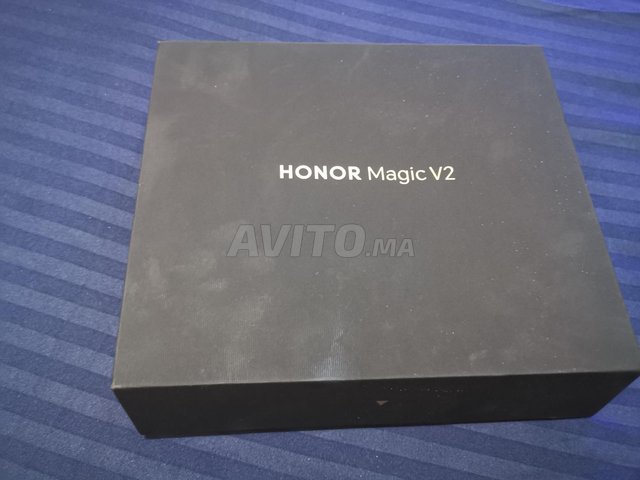 HONOR MAGIC V2