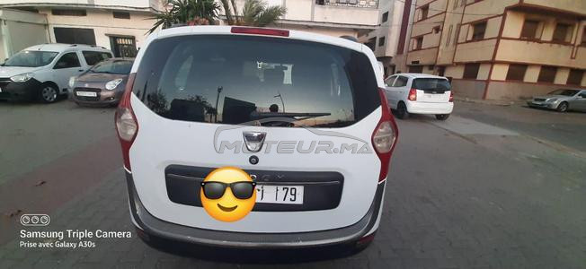 سياره للبيع ثمن جد مناسب 