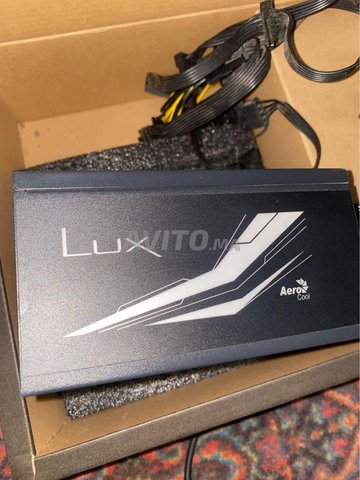  Boit d’alimentation aerocool 650w 80plus RGB LUX