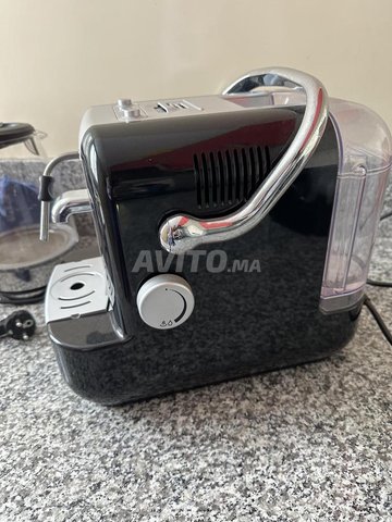 Machine à café LAVAZZA