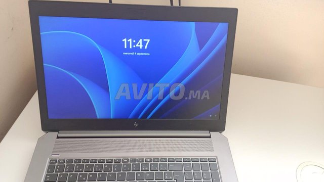 HP ZBOOK 17  i7-8850H 