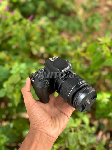 Canon 200D avec boite et accessoires