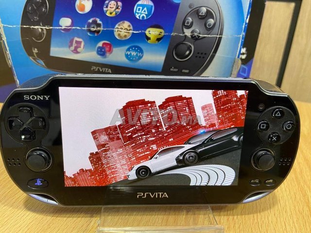 PS Vita Oled Flashé Avec 12 Jeux