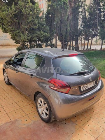 Peugeot 208 occasion Diesel Modèle 