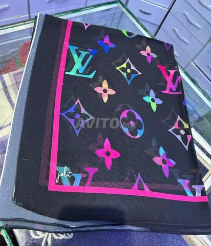 Châles Louis Vuitton LV5578