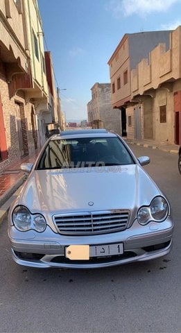 Mercedes-Benz 220 occasion Diesel Modèle 