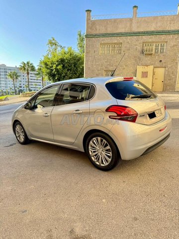 Peugeot 208 occasion Diesel Modèle 