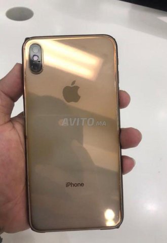 Iphone xs max gold