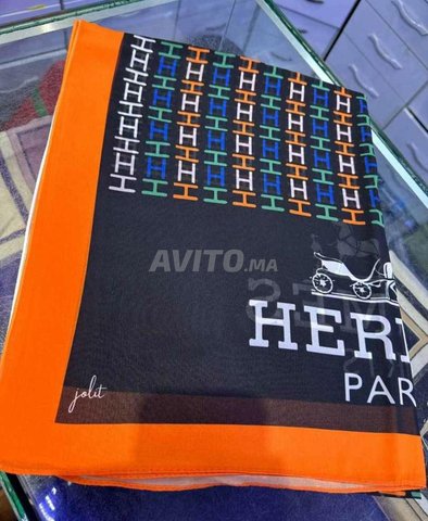 Chales en Soie Hermes en promo HR7650