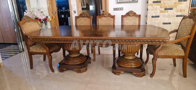 Grande Table à manger en bois massif