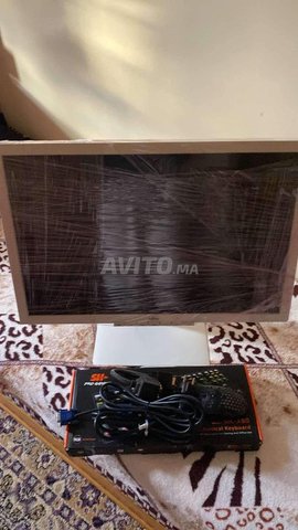 PC GAMER + ECRAN 24 POUCE / CLAVIER SOURIS 