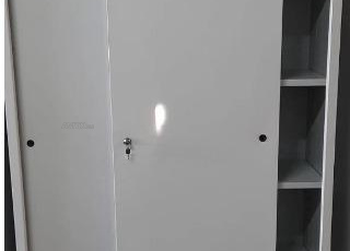 Armoire en métal pratique à vendre 