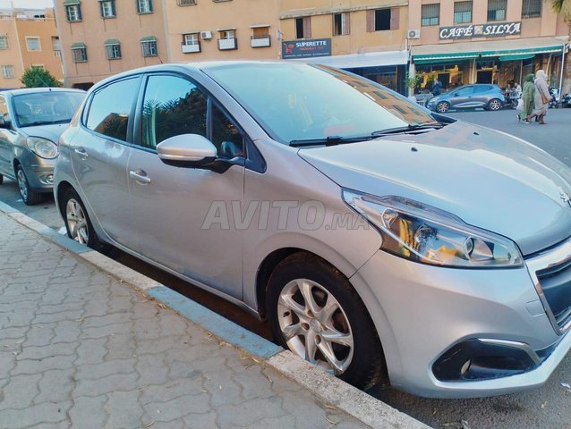 Peugeot 208 occasion Diesel Modèle 