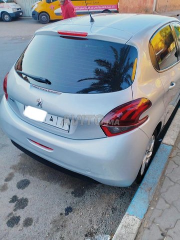 Peugeot 208 occasion Diesel Modèle 