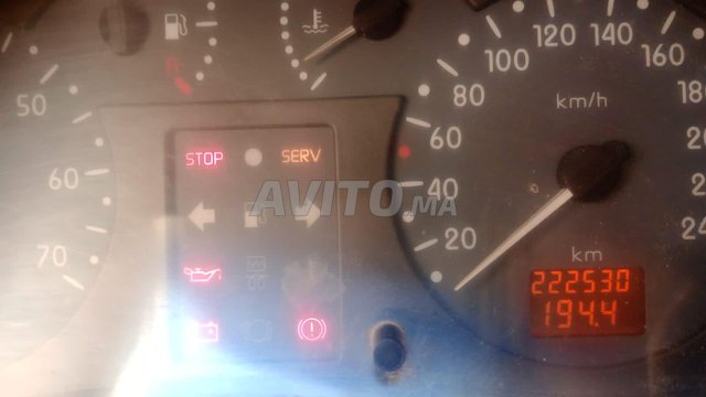 Renault Clio Essence Manuelle 2000 à Nador