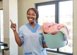 وكالة (عاملة منزل طباخة حاضنة أطفال)