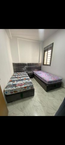 lits moderne jumeaux avec commande 