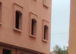 Maison R2 et 2 garages et studio