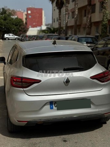 Renault Clio Hybride INITIALE PARIS 2021 à Tanger