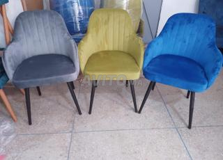 كراسي جديدة للمقهى