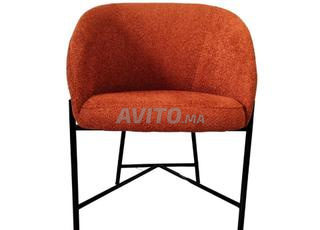 كراسي وطاولات وحاملات قهوة