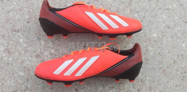 godasse ADIDAS F30 jamais utilisé 