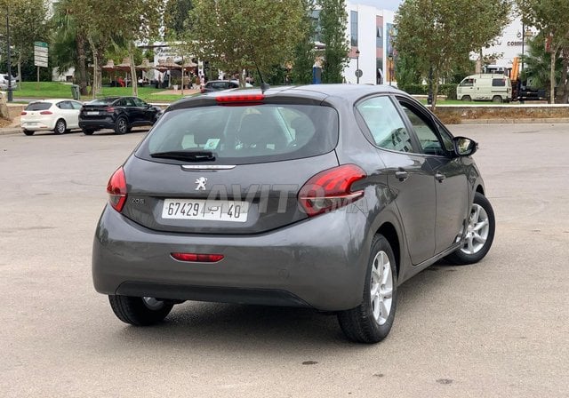 Peugeot 208 occasion Diesel Modèle 